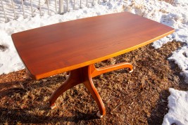 Кухонный стол в стиле Sam Maloof