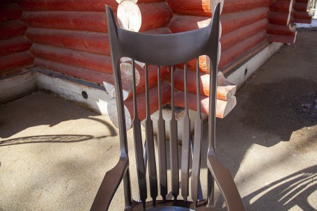 Кресло-качалка с узкой спинкой в стиле Sam Maloof