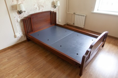 Двуспальная кровать в стиле Greene &amp; Greene