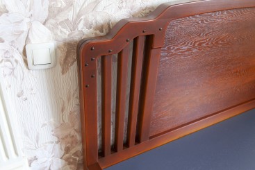 Двуспальная кровать в стиле Greene &amp; Greene