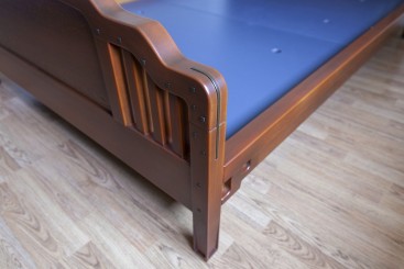 Двуспальная кровать в стиле Greene &amp; Greene