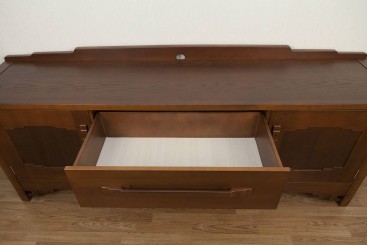 Комод в стиле Greene &amp; Greene с двумя ящиками и дверцами