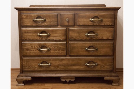 Классический комод с ящиками