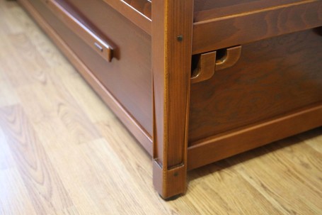 Комод в стиле Greene &amp; Greene из массива бука