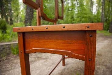 Макияжный столик из массива бука в стиле Greene &amp; Greene